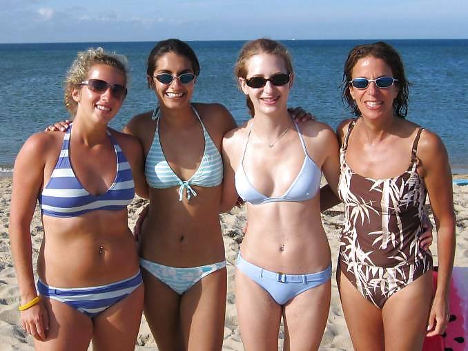 Amateurs en bikini por troc
 #17836729