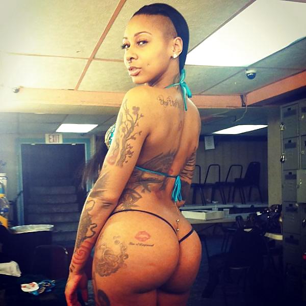 Uniquely Made 2 #9824597