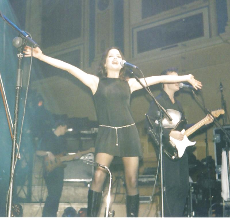 Andrea corr (the corrs) tette piccole e così slutty
 #17479910