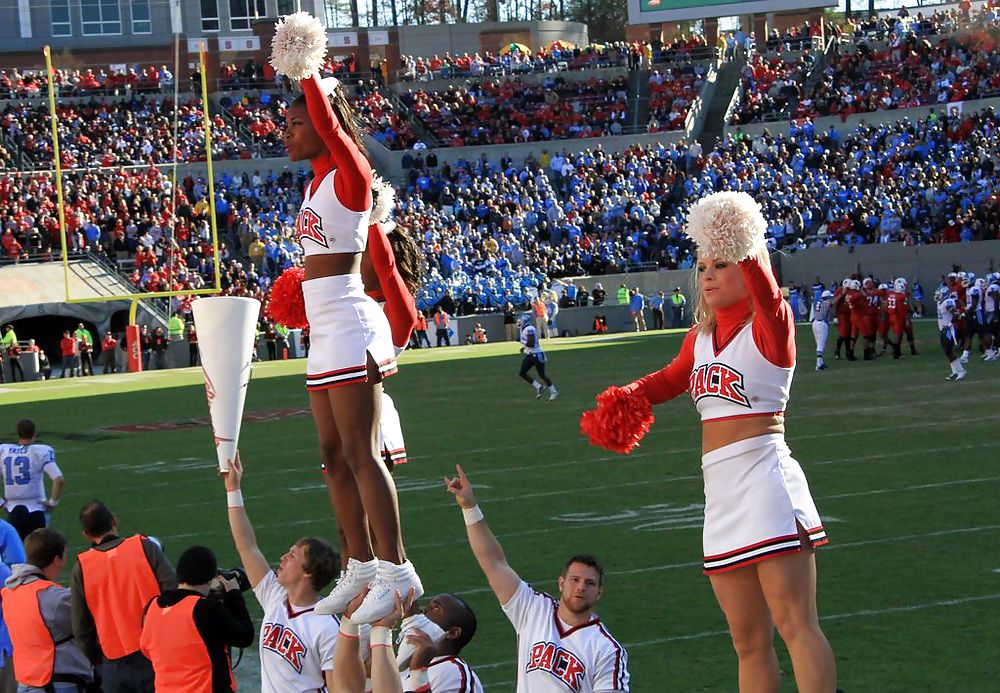 Cheerleaders Erotica 4 By twistedworlds #3574380