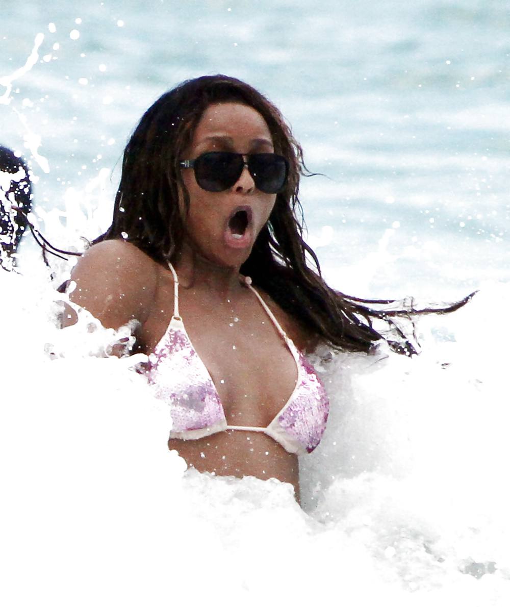 Ciara - Schöne Beute Aufnahmen In Einem Bikini Am Miami Beach #4712697