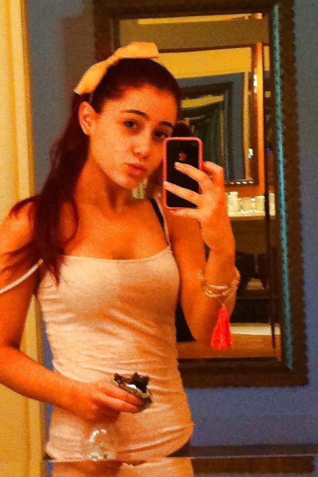 Ariana Grande #21491192