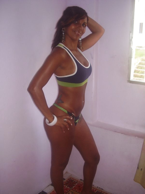 セクシーなブラジルの女の子のビキニ
 #6331543