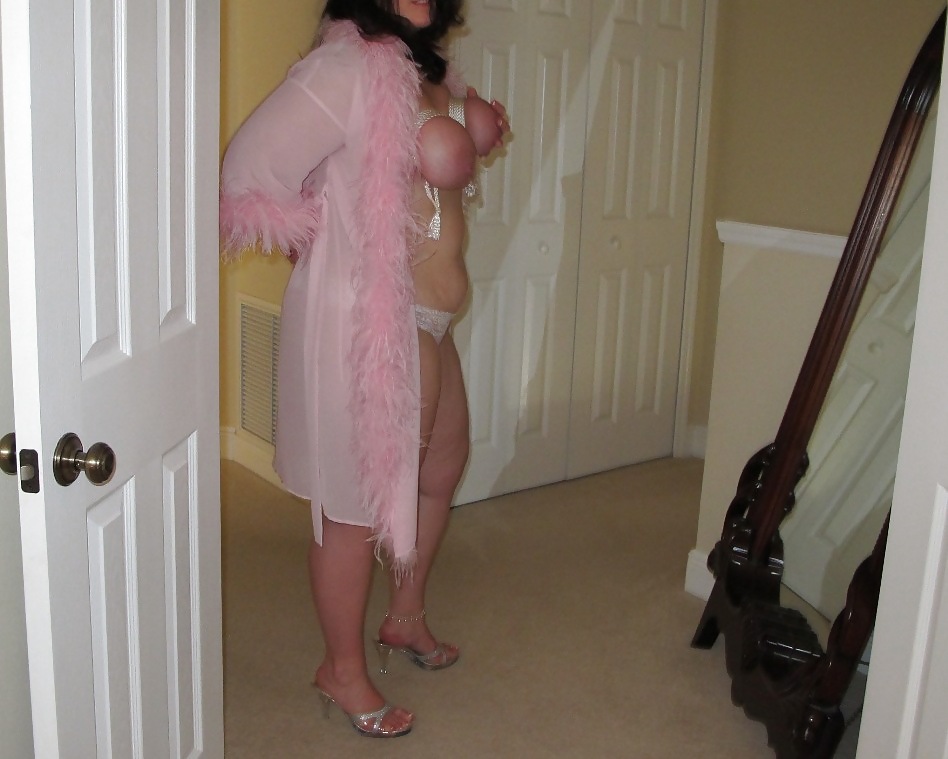 Pussy's Pink Boa Party #14079288