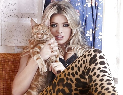 Mon Celebs- Fave Holly Willoughby #19742428
