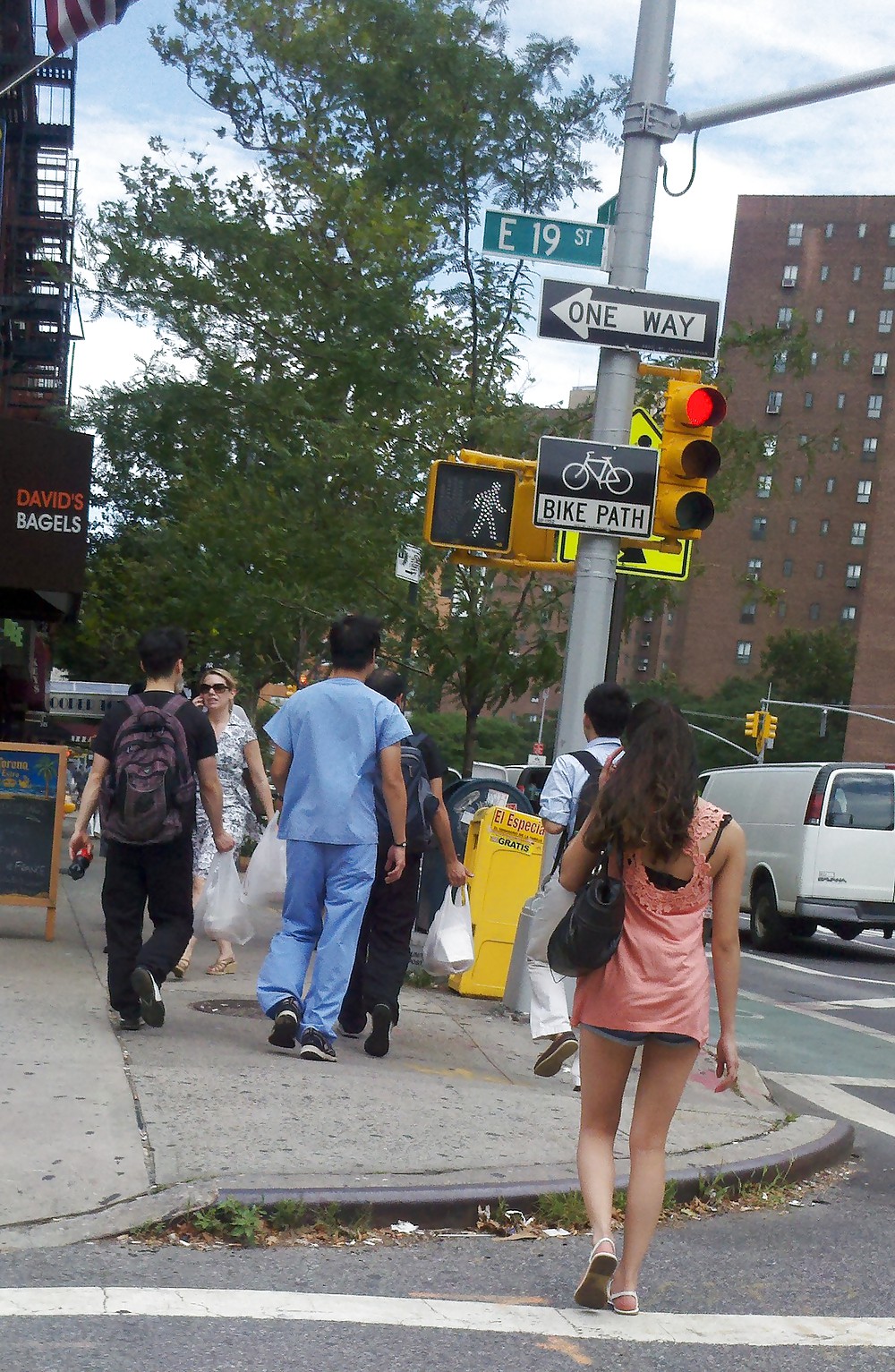 Caminando en el lower east side new york
 #4629252