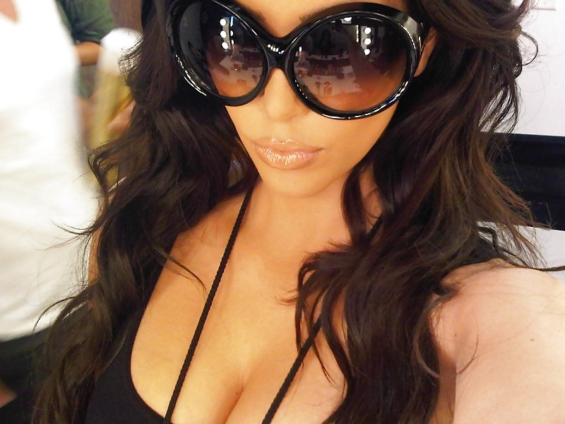 Kim Kardashian Mix Pictures #2144107