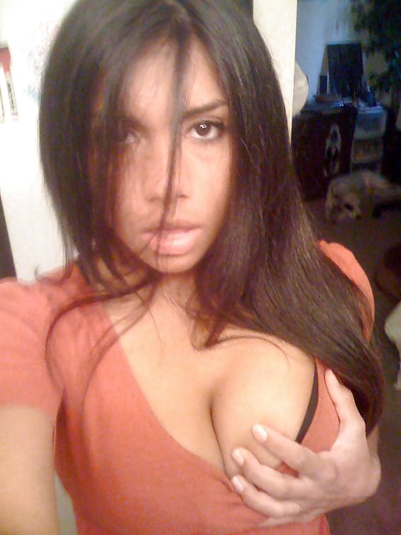 VICKY #6830383