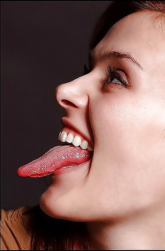 Zungenspiele vs. Tongue #6990172