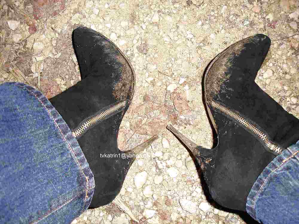 Outdoor with heels #4611038