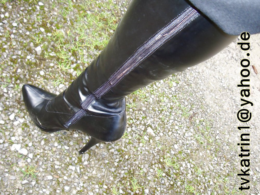 Outdoor with heels #4611093