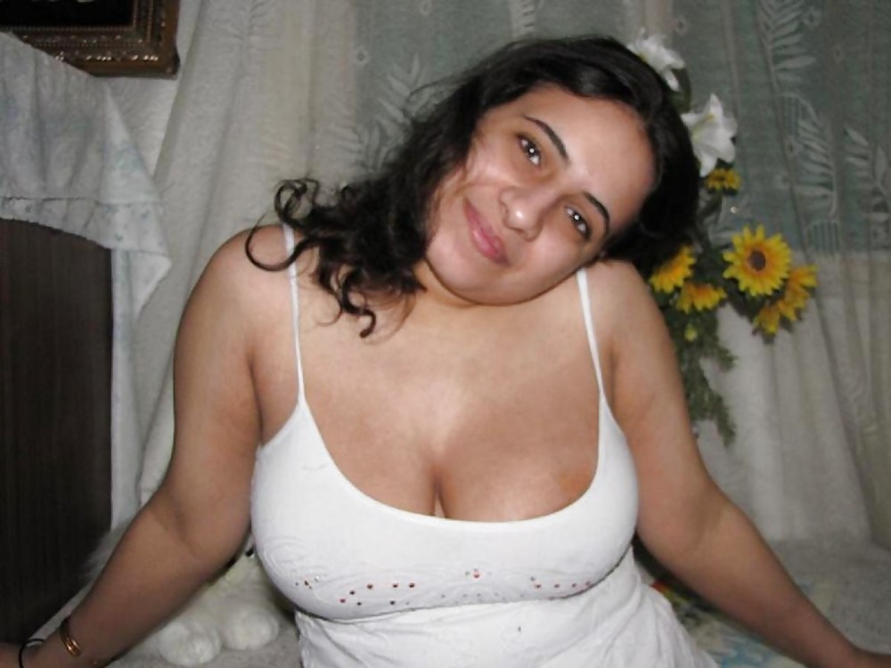 Sexy & cute arab woman #16703634