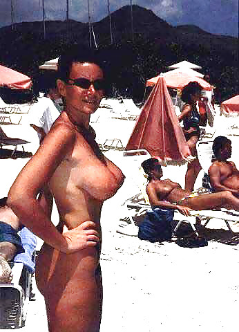 Tette in spiaggia topless
 #11342657