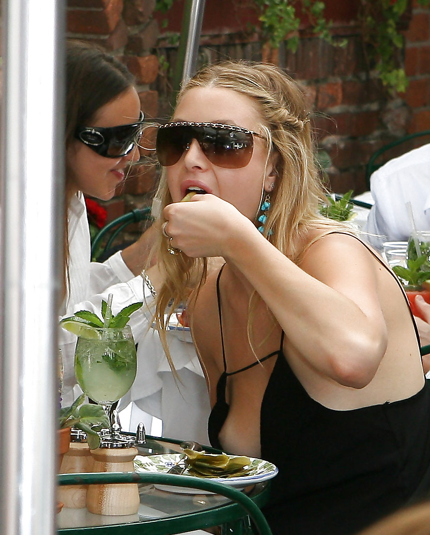 Downblouse 8 #14820368