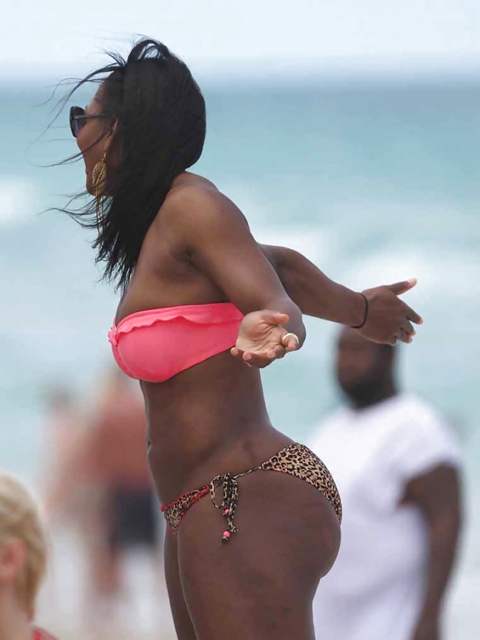 Serena williams: foto culo muscoloso in bikini
 #21098682