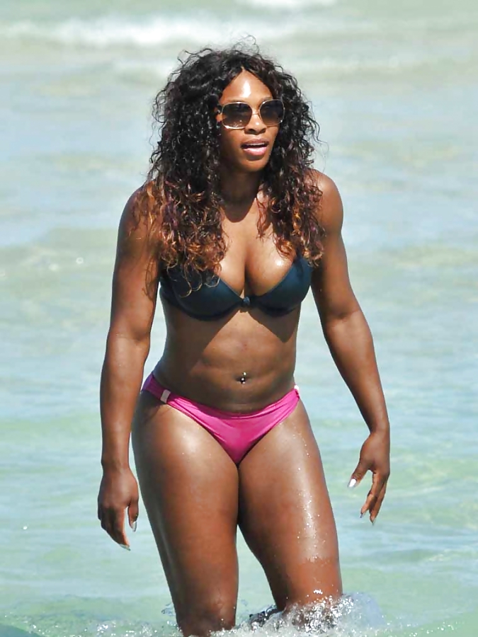 Serena Williams: Photos De Cul Bikini Musculaire #21098693