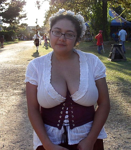 Ye Olde Cleavage #5229193