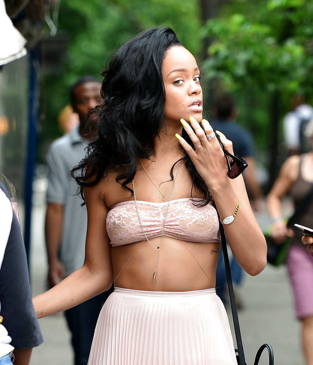 Rihanna showing off her TITS in NYC #11839300
