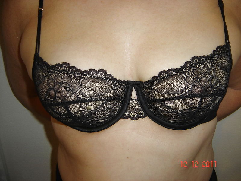 Woman their sell bras on the net 2 #6640944