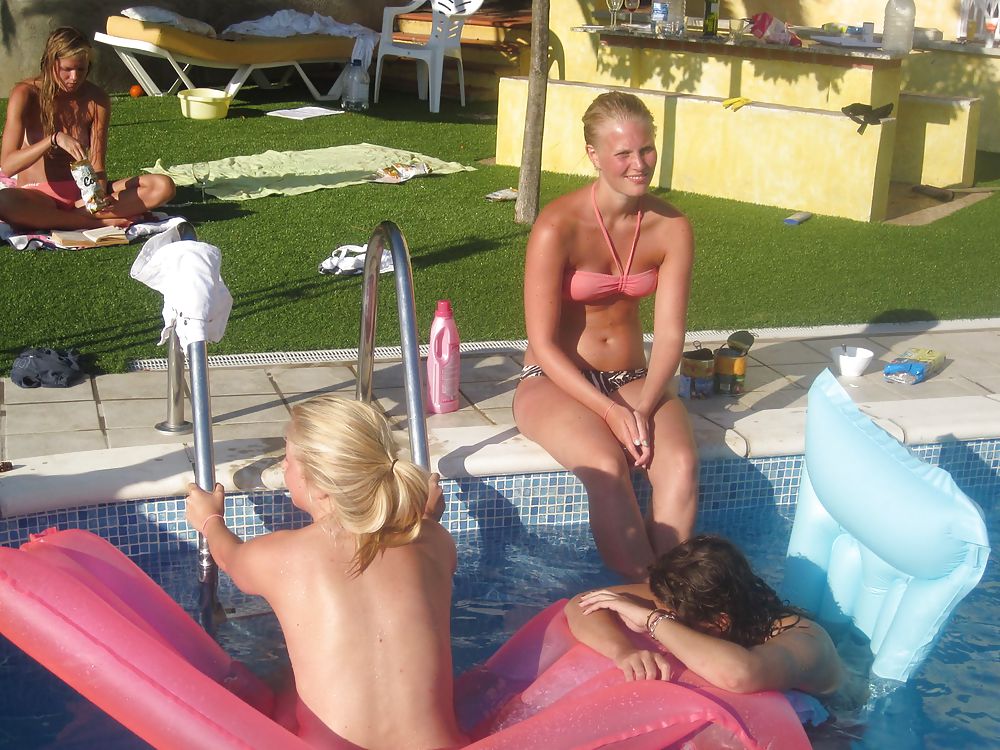 Teengirls in the pool #18563470