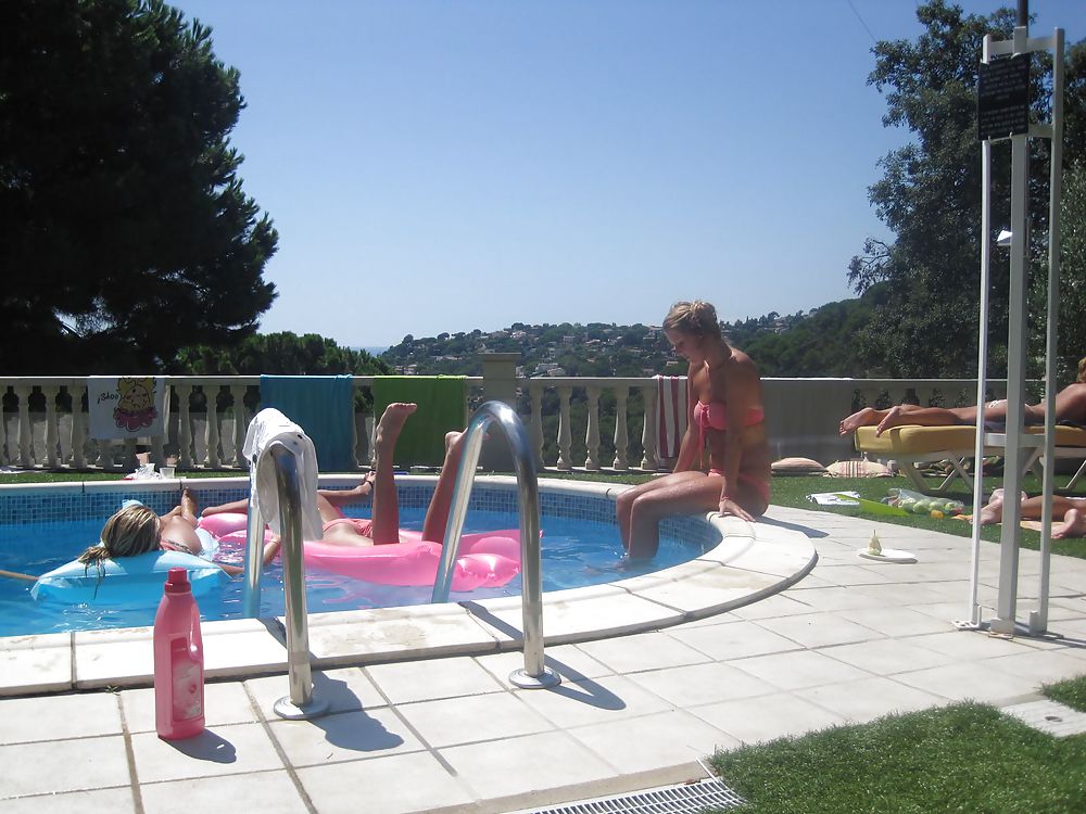 Teengirls in the pool #18563648