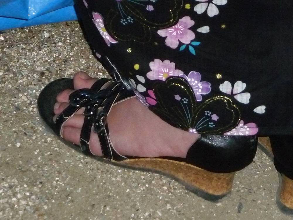 Japanese Candids - Feet on the Street 20 #6917771