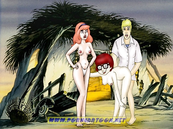 Scoobe-Doo behind secens #3370116