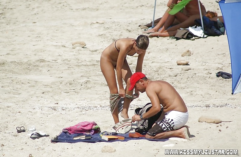 Spiaggia amatoriale nuda 2012
 #13133127