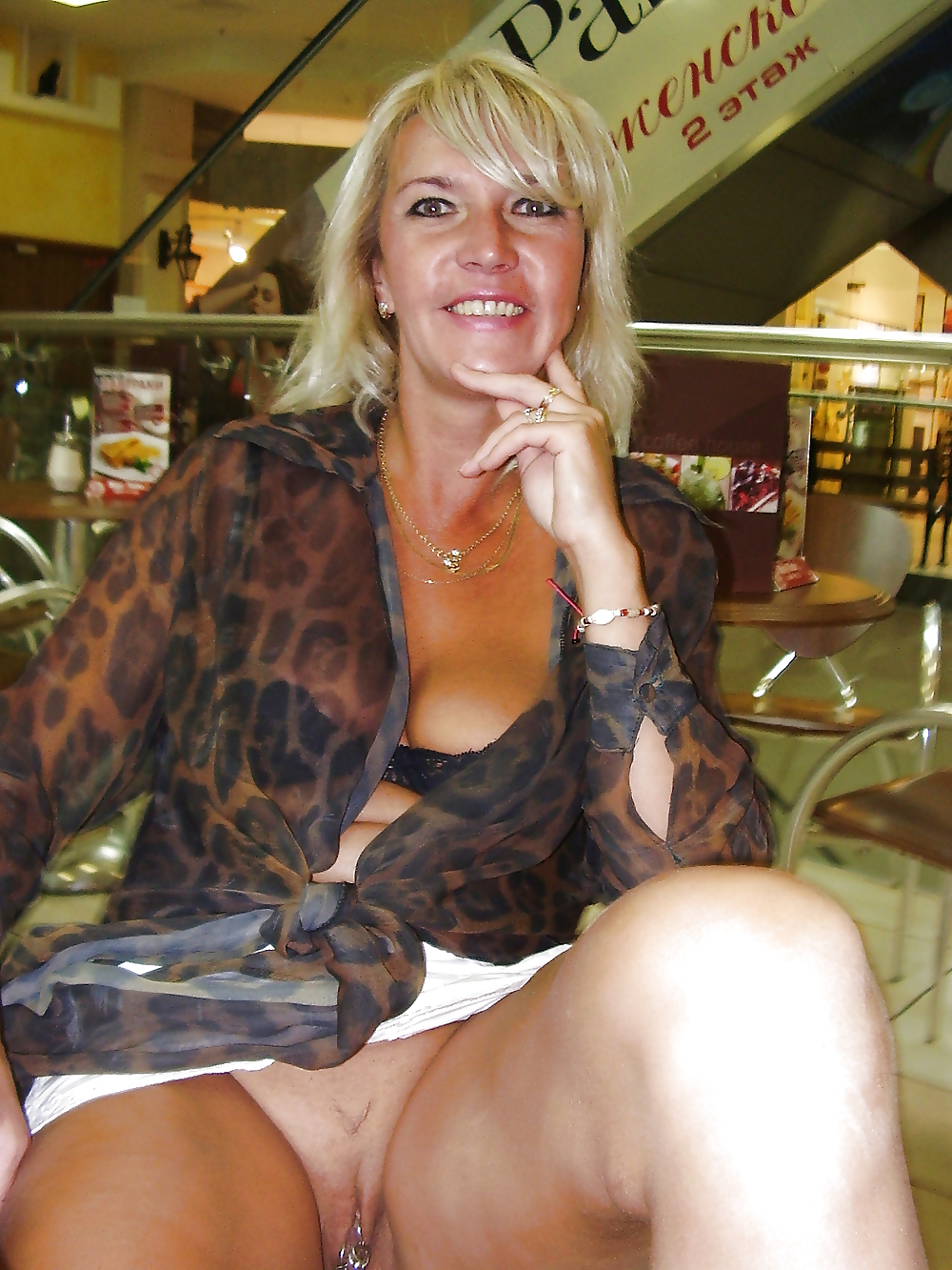 SEXY MATURE #9936624