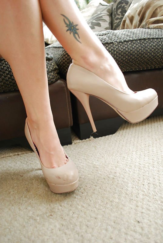 Low More heels