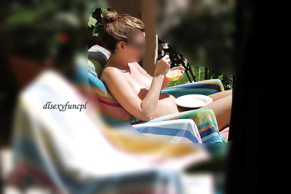 Shhhhh spying on Lola! #9340271