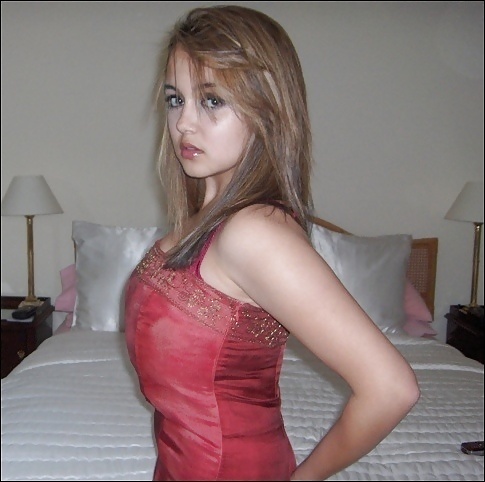 Alix 18 year old from London #2432445