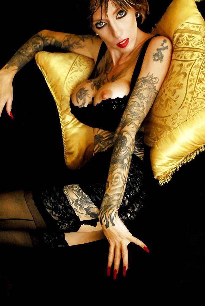 Tattooed Women #3003703
