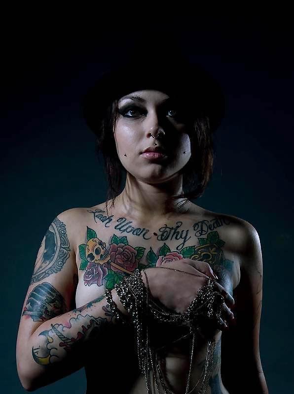 Tattooed Women #3003793