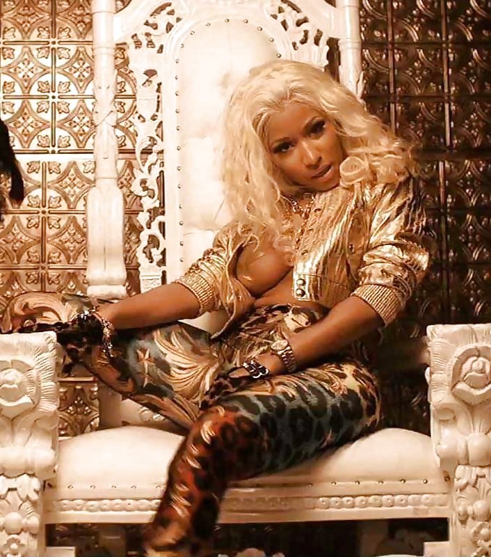 ニッキー・ミナージュのブラレス
 #16368294