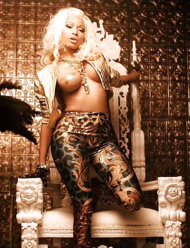 ニッキー・ミナージュのブラレス
 #16368309