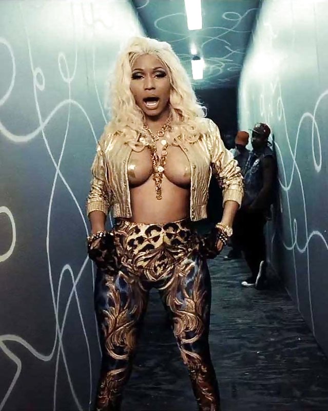 ニッキー・ミナージュのブラレス
 #16368380