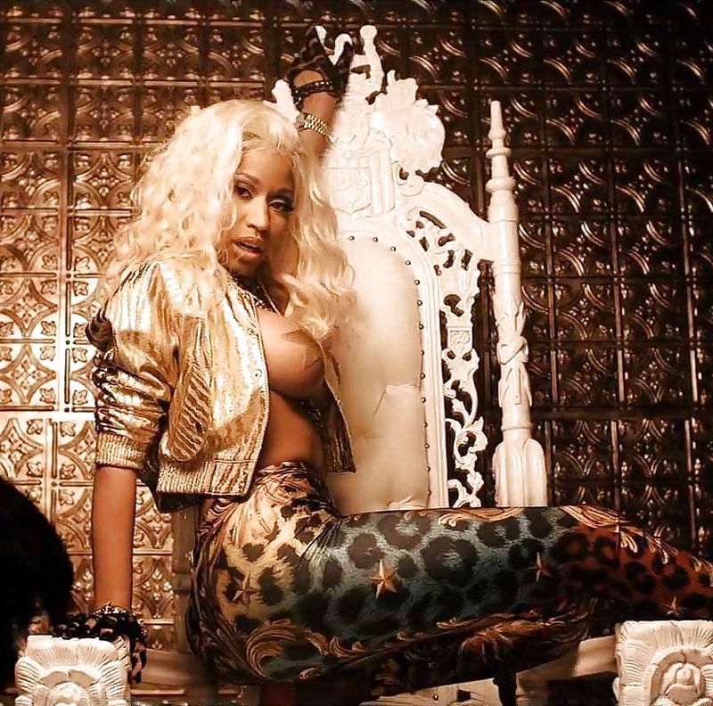 ニッキー・ミナージュのブラレス
 #16368410