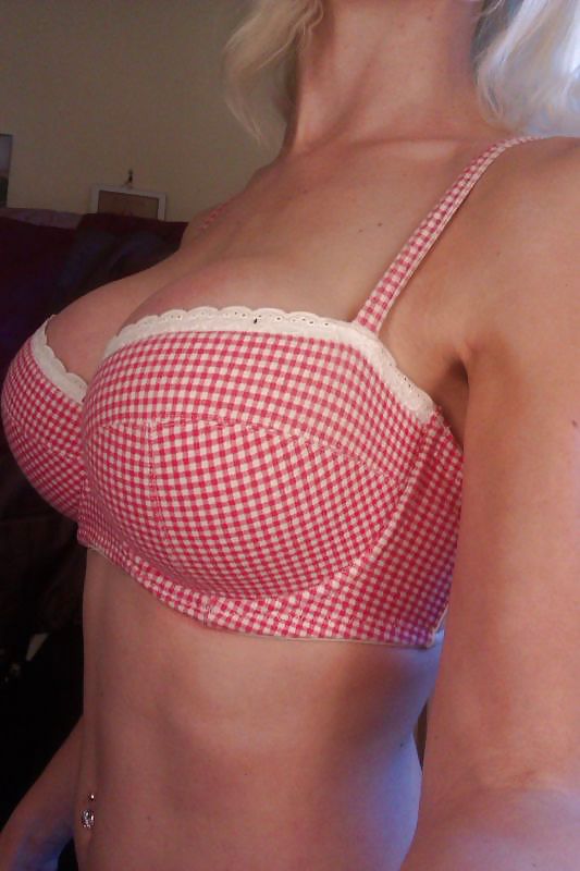 Frau Ihre Verkaufs-BH Auf Dem Netz #12290097