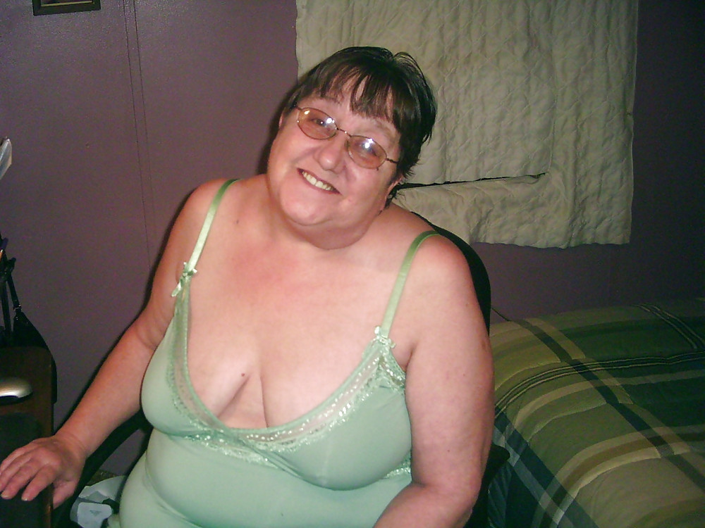 Braless 34. #4175008