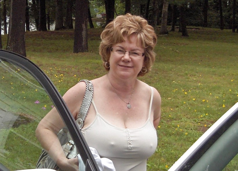 Braless 34. #4175016