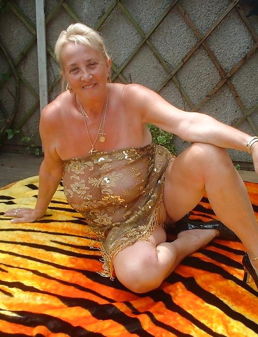 Braless 34. #4175023