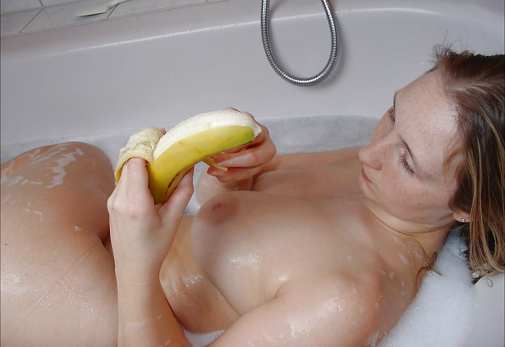 Banana bath #5419446