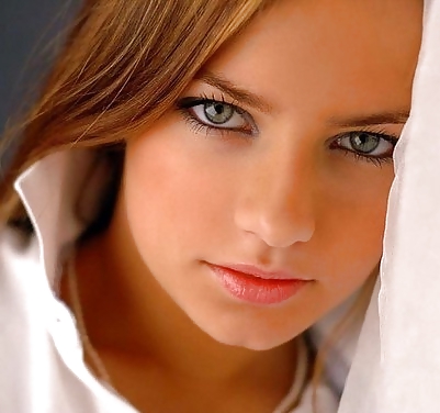 Moshe una mirada en sus ojos y yo estaba enganchado
 #5040665