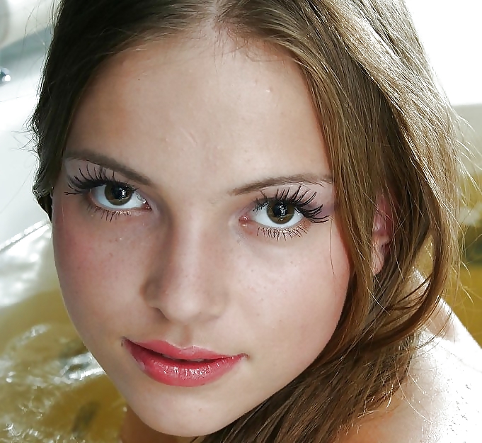 Moshe una mirada en sus ojos y yo estaba enganchado
 #5040804