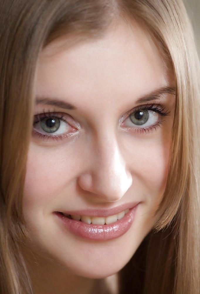 Moshe una mirada en sus ojos y yo estaba enganchado
 #5040849