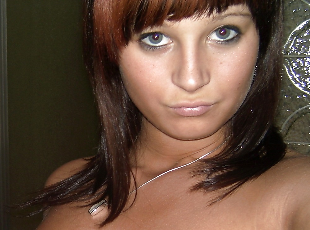 Brunette Amateur Babe #3557902
