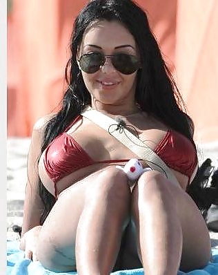 Nabilla benattia
 #15476780