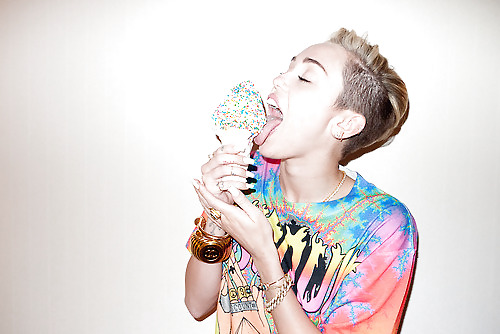 Miley Cyrus Macht Seine Hündin Lol #21976620
