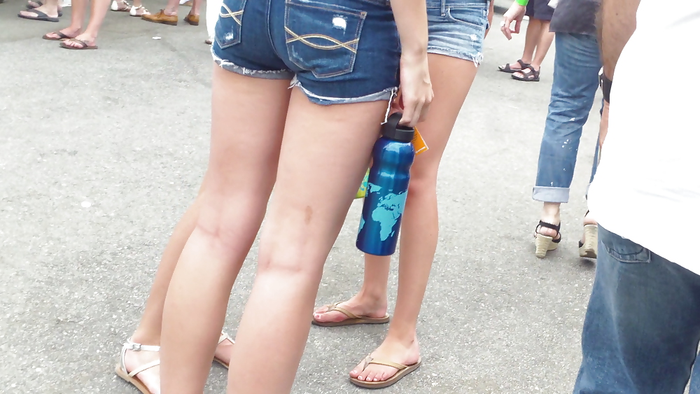 Teen butts & ass in shorts at the fair  #19402340